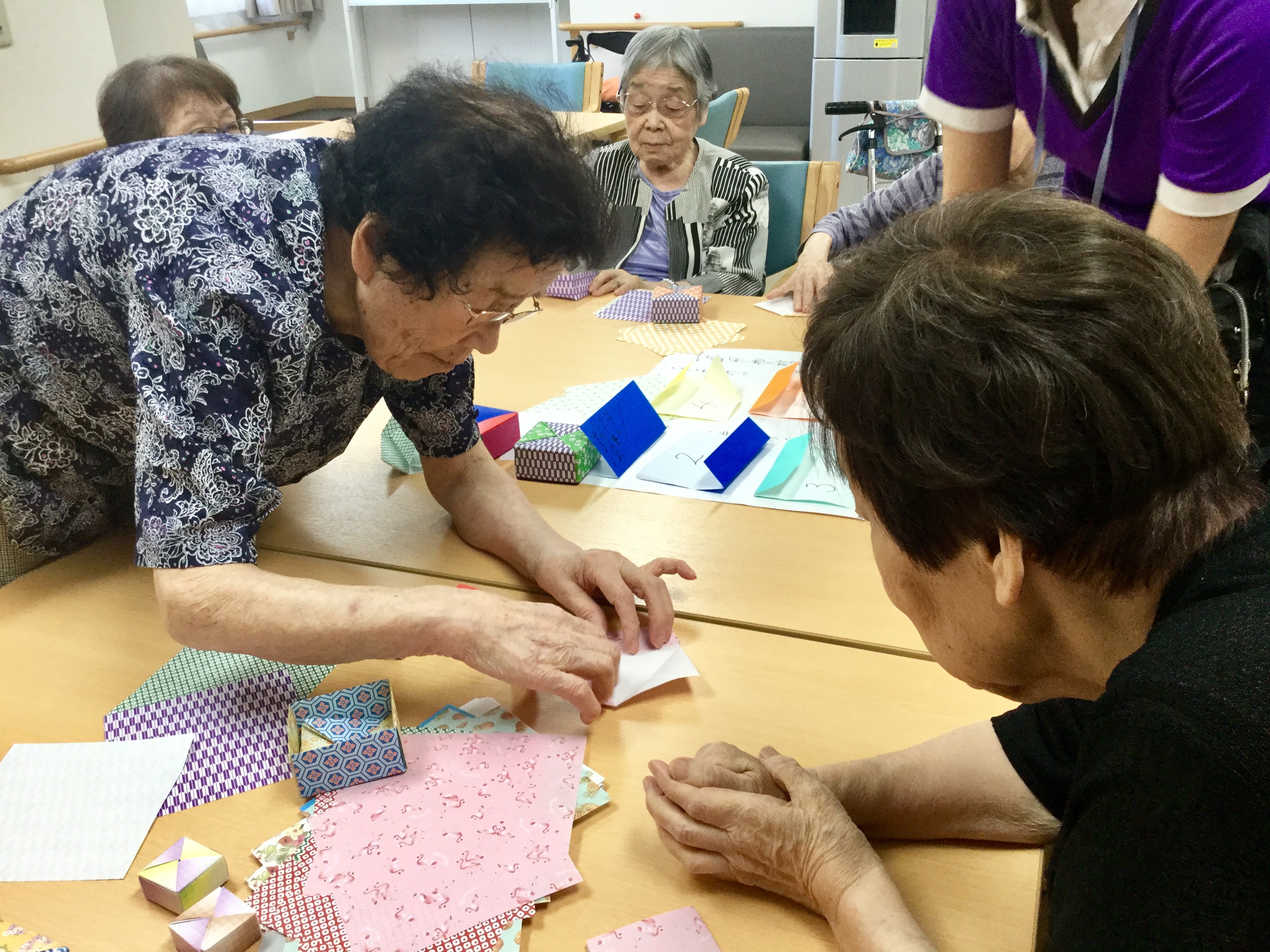 折り紙指導.JPG