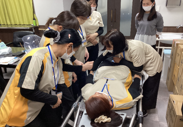 ダウンロード (2).png