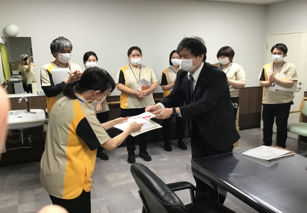 ダウンロード (2).png