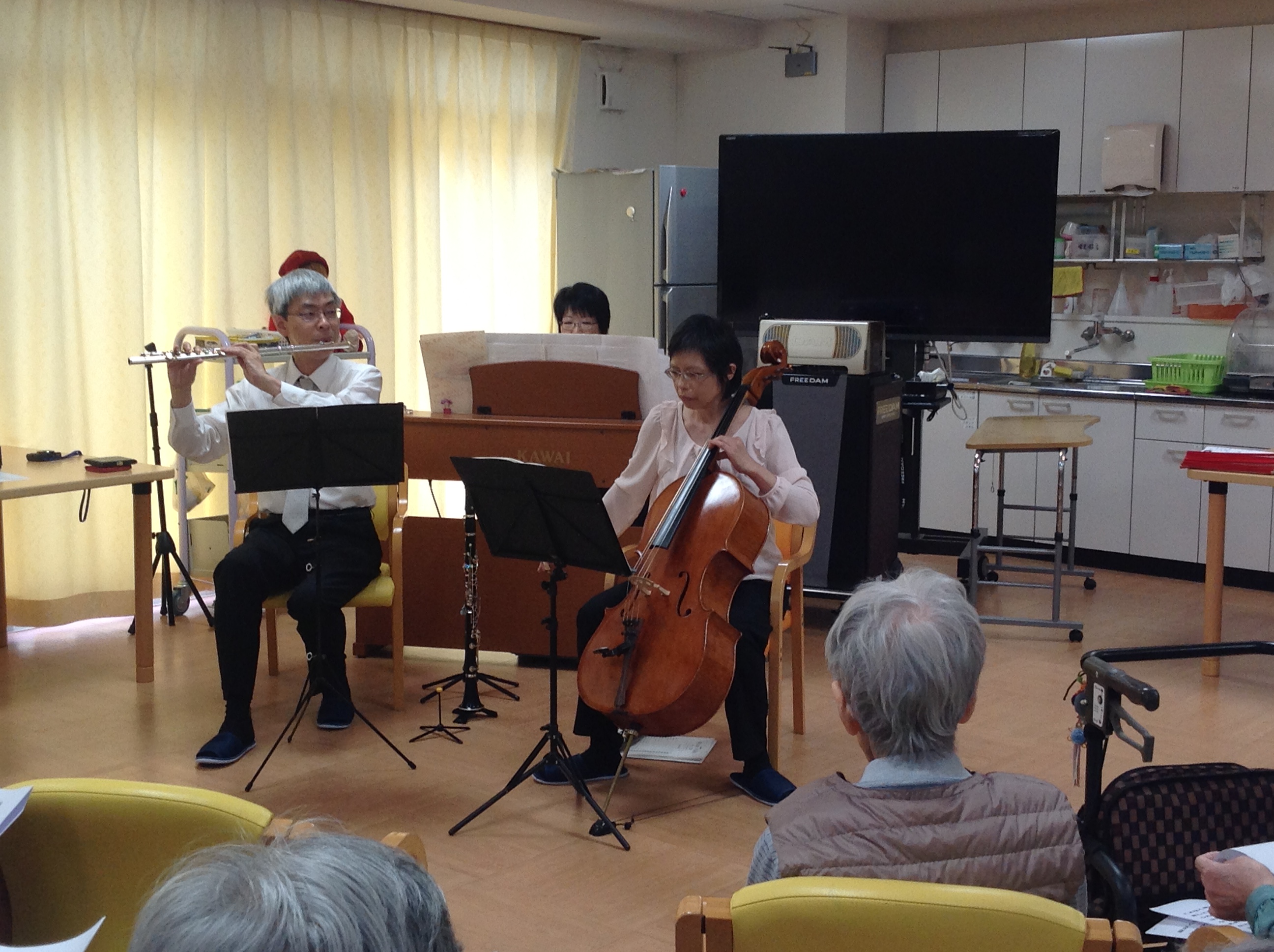 画像1:オフィス街の橋