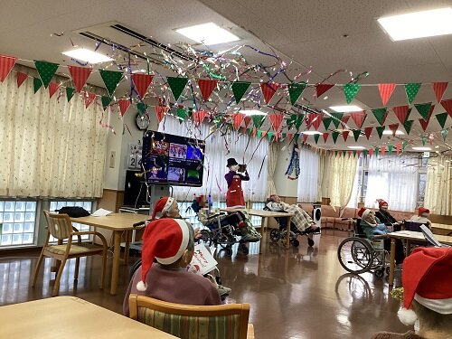 クラッカーの嵐 (2).JPG