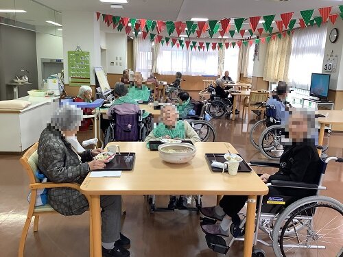 皆で食べる鍋 (6).JPG