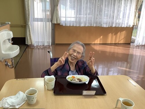 皆で食べる鍋 (3).JPG