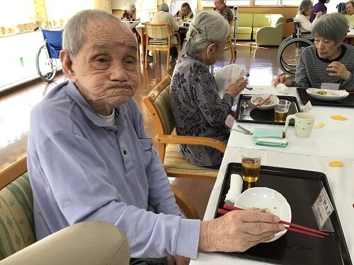 皆で囲んだ鍋 (5).JPG