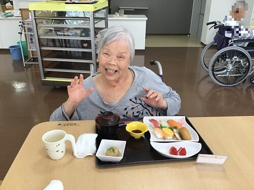 お寿司だぁ (6).JPG