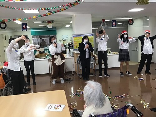 躍動感あるダンス (2).JPG