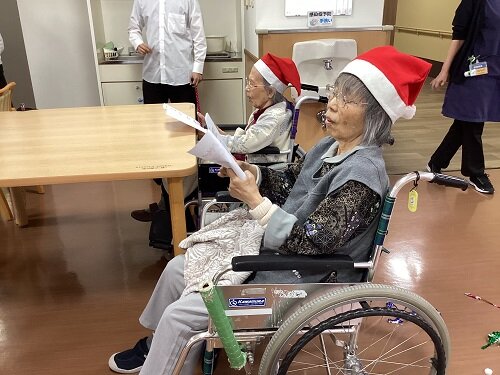 ピアノ演奏に合わせてクリスマスソング (3).JPG