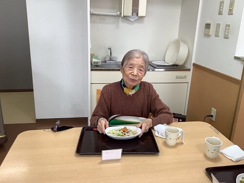 皆で食べる鍋 (2).JPG