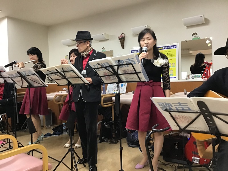 クローバーの会演奏.jpg