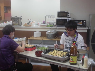 施設長たこ焼き.JPG
