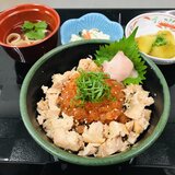 A【御馳走メニュー】鮭といくらの親子丼.jpg