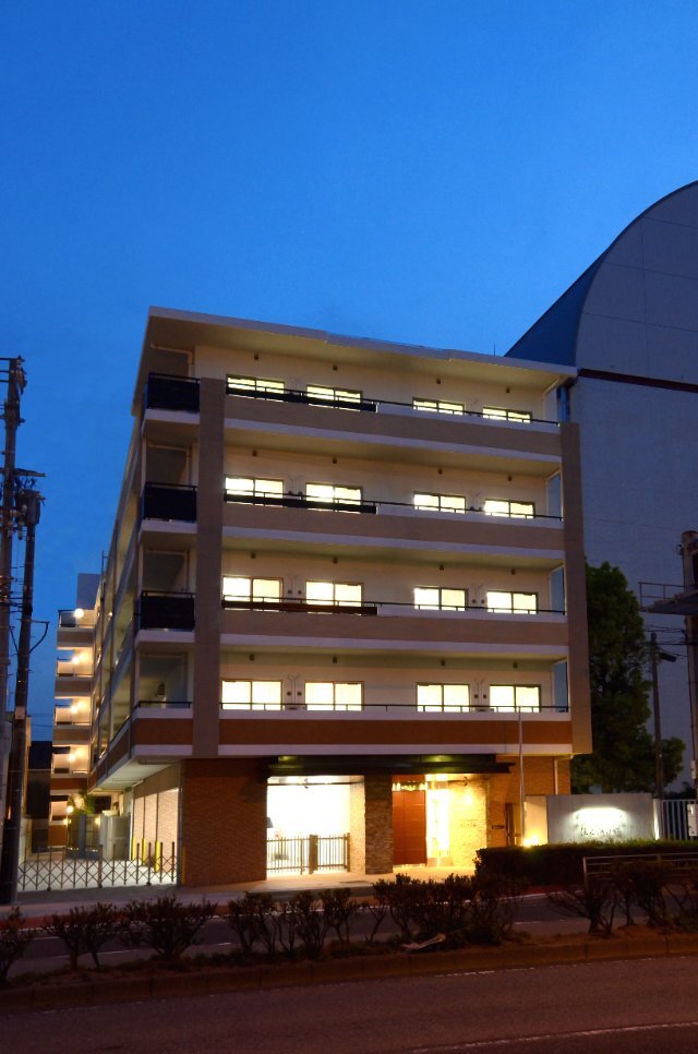 #外観夜.jpg