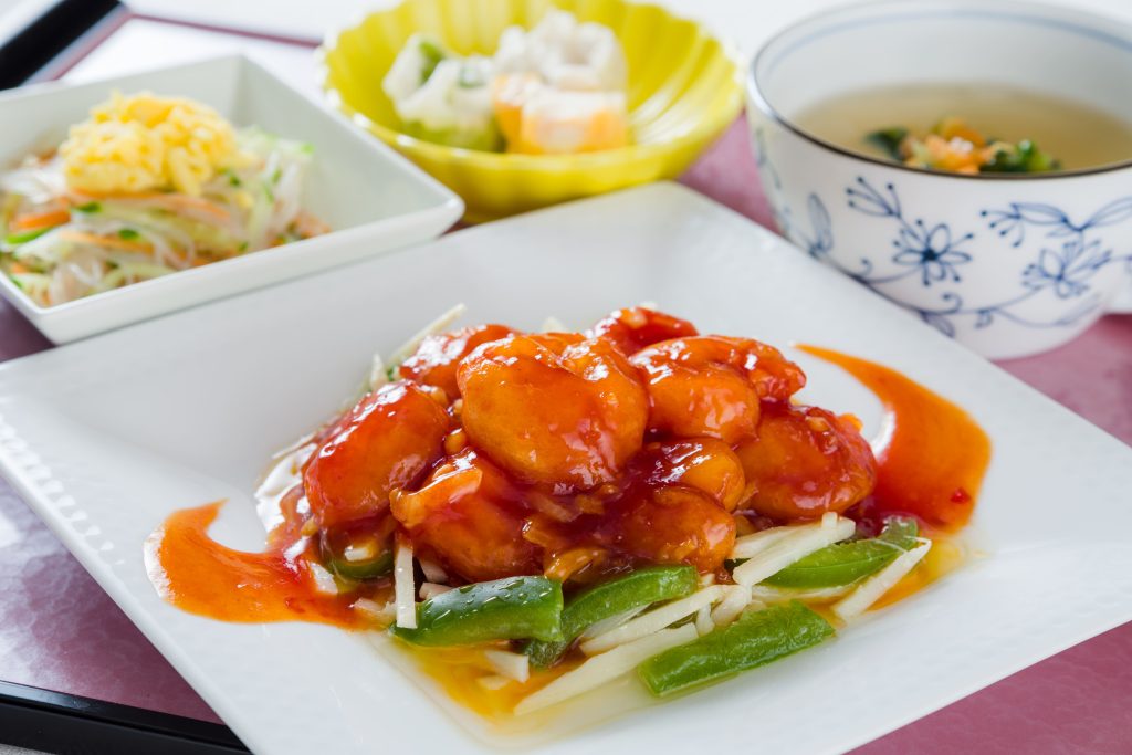 栄養バランスの取れた美味しそうな食事