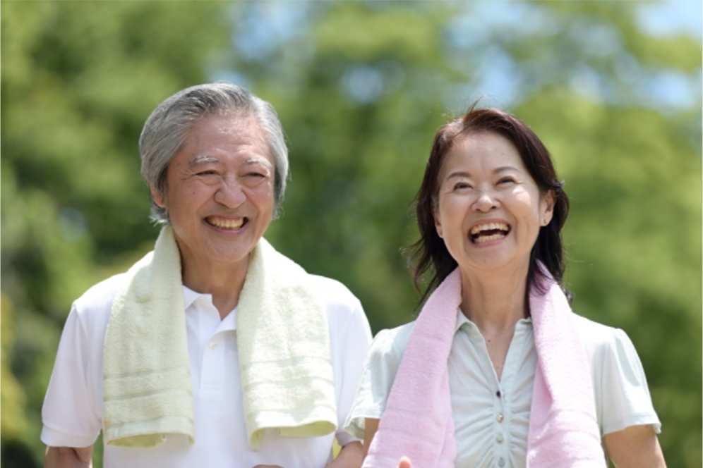 老人ホームは何歳から入れる?最適な入居時期や50歳でも入れる介護施設を紹介