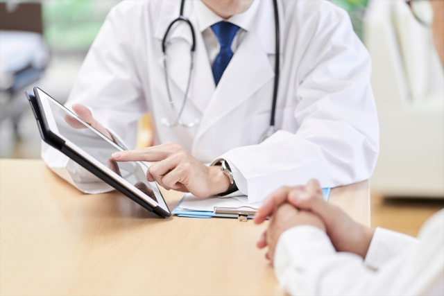 ホスピスを希望する場合は医師や支援センターなどに相談する