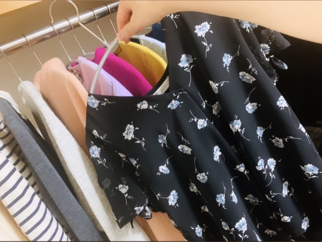 老人ホームで着る服はどのようなものがいい？失敗しない服装選びを解説