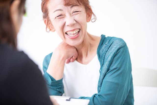 介護サービスを利用する高齢者