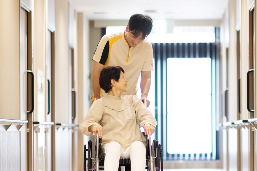 【大阪市】パーキンソン病の老人ホーム選び|リハビリ・医療連携で選ぶおすすめ施設と費用相場