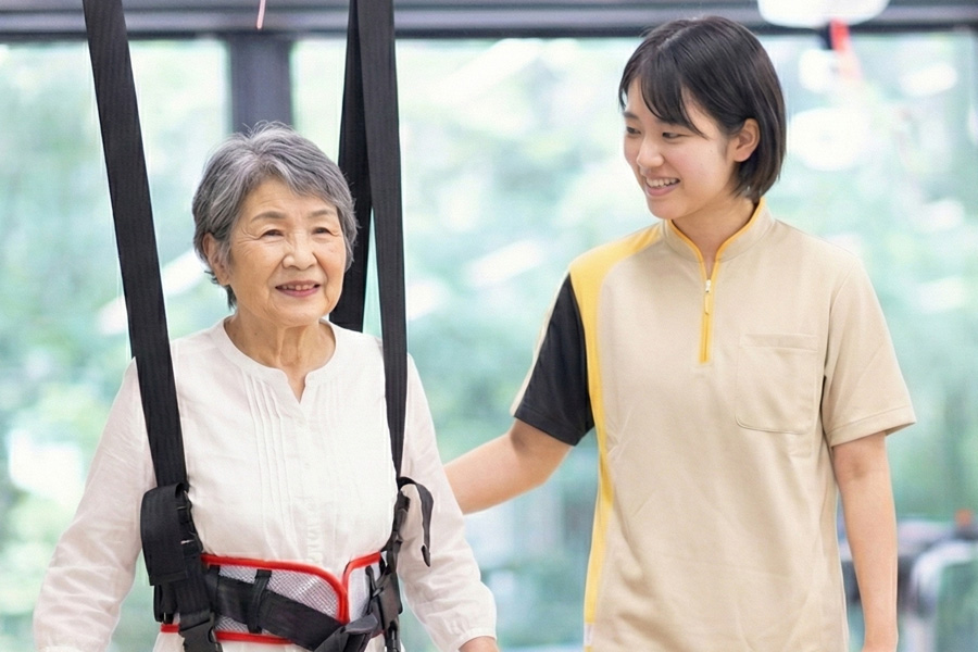 【高石市】パーキンソン病の老人ホーム選び|リハビリ・医療連携で選ぶおすすめ施設と費用相場